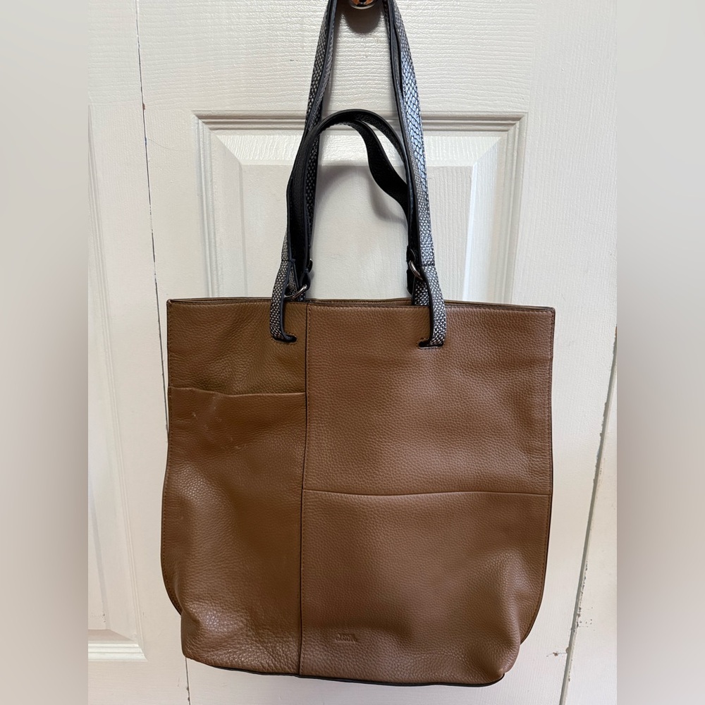 Vince Camuto large leather tote bag. Used with Dust Bag Included